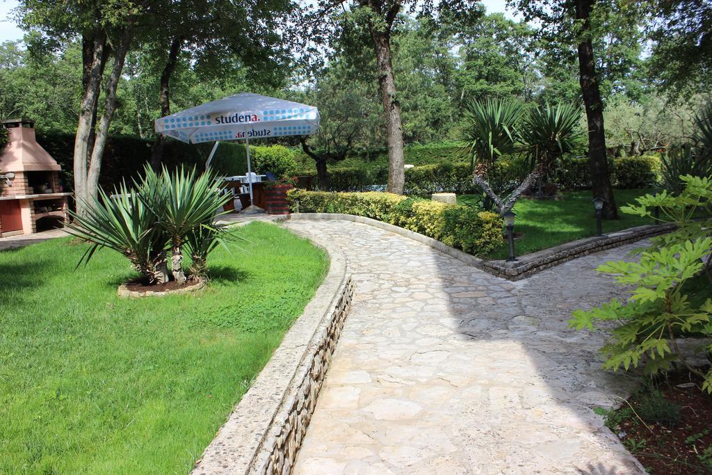 Aqua Family Apartments Karigador Εξωτερικό φωτογραφία
