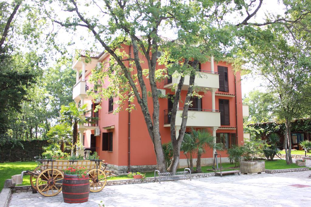 Aqua Family Apartments Karigador Εξωτερικό φωτογραφία